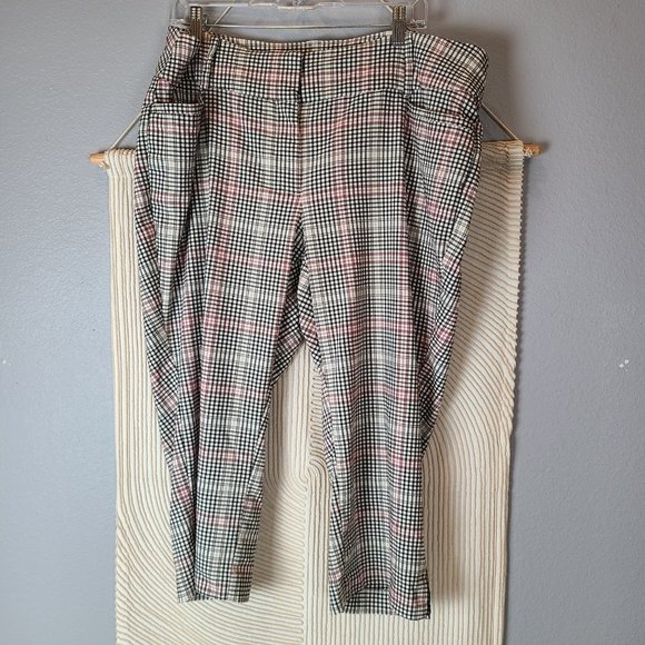 Lane Bryant Plaid Capris - Black, White, Red - Picture 7 of 9